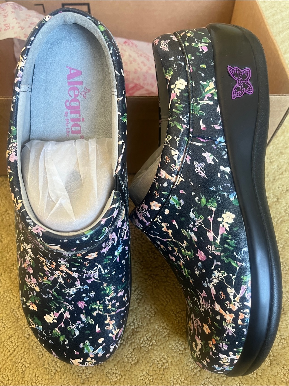 Alegria Women’s Black Floral Slip-On Clogs New in Box Leather Upper - Picture 3 of 10